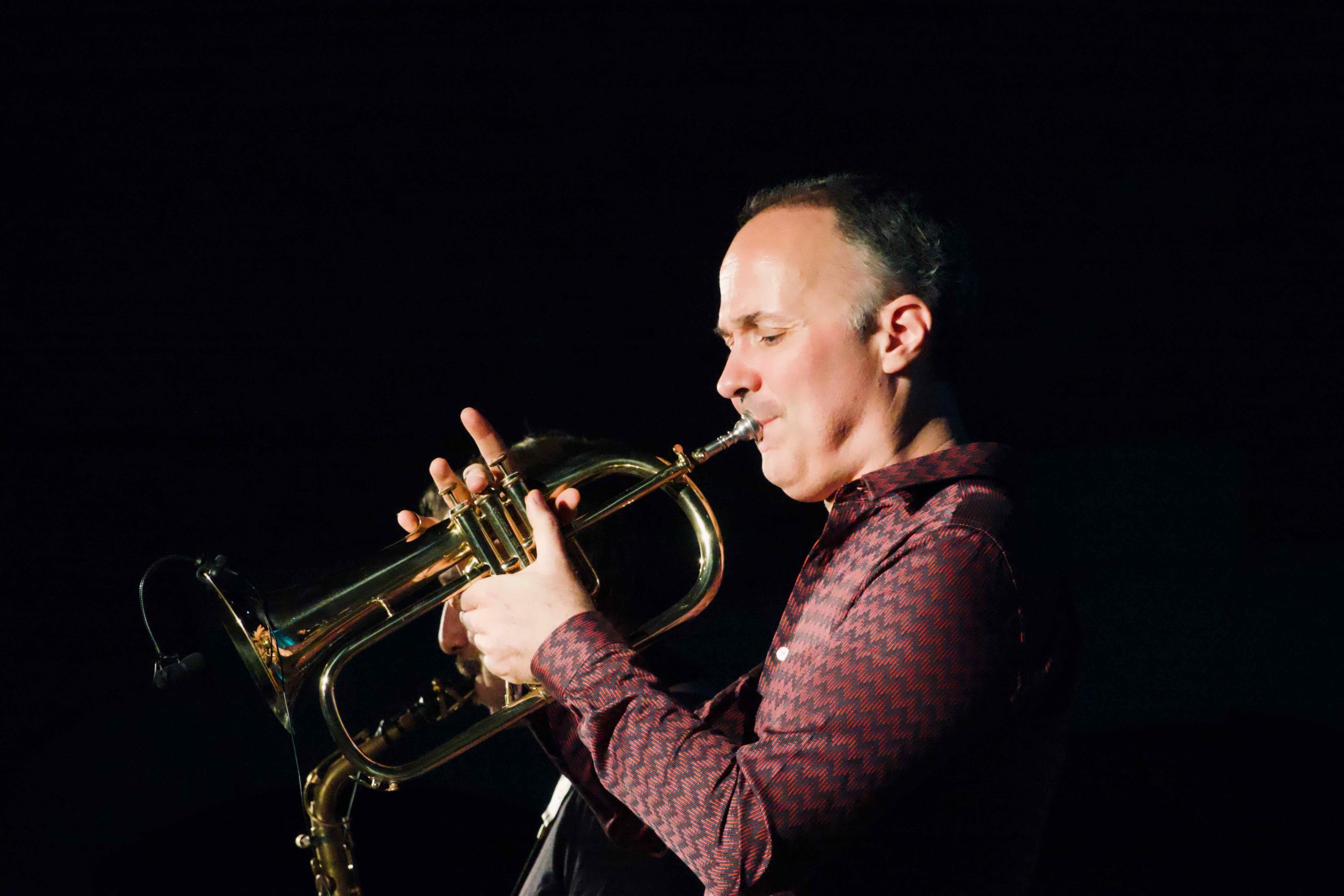 Nicolas Folmer joue du Bugle pour son album Breathe sur la scène de La Seyne sur Mer au Fort Napoléon